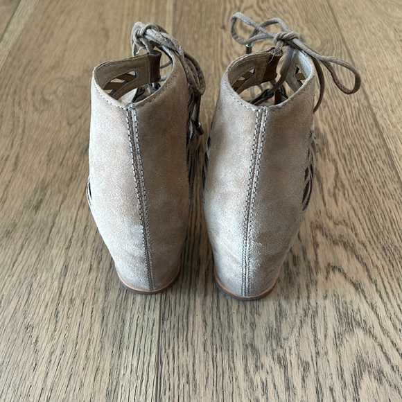 Dolce vita lace up wedge. - Picture 3 of 6